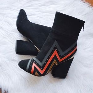 NWOT Black Velvet Chunky heel booties